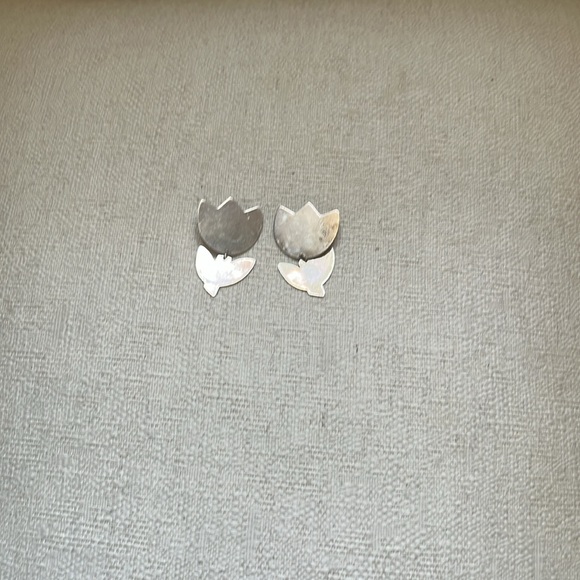 SENSATIONAL!!! You will never find another! Tulip dangle earrings - Picture 3 of 9